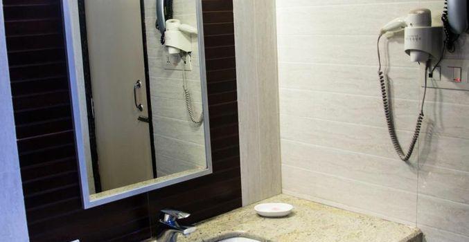 Hotel Bhagyalaxmi Shirdi Bagian luar foto