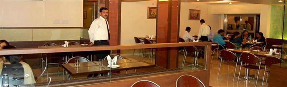 Hotel Bhagyalaxmi Shirdi Bagian luar foto