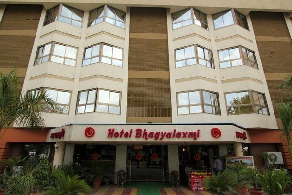 Hotel Bhagyalaxmi Shirdi Bagian luar foto