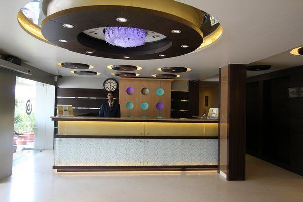 Hotel Bhagyalaxmi Shirdi Bagian luar foto