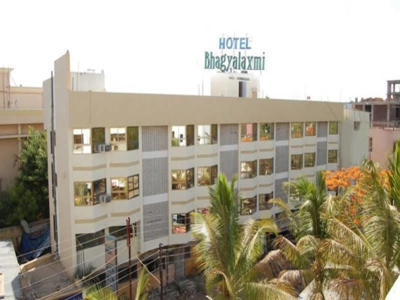 Hotel Bhagyalaxmi Shirdi Bagian luar foto